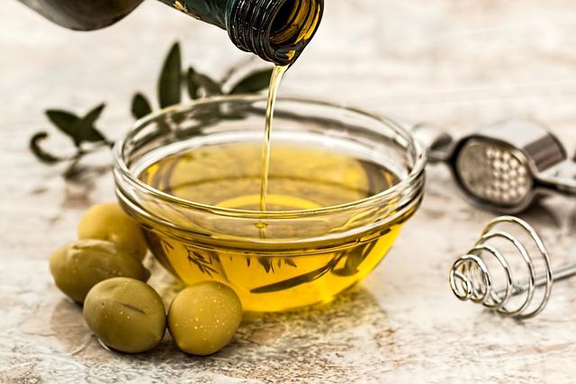 Oil Pulling for Your Teeth: Oral Health Benefits!