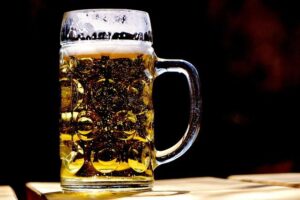 A Beer Will Help With a Wisdom Tooth Pull: Fact or Fiction?