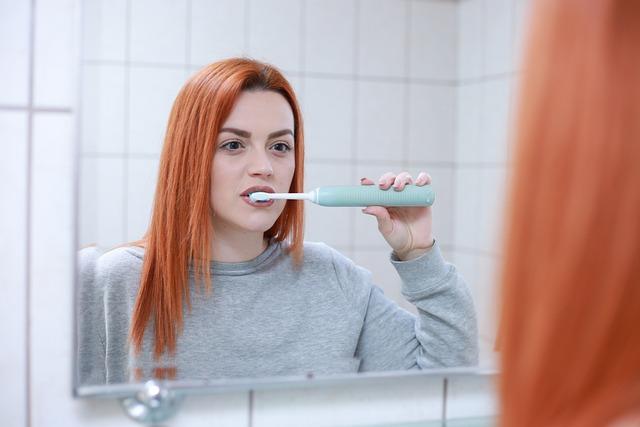 Brushing Teeth Before or After Oil Pulling: Oral Hygiene Tips!